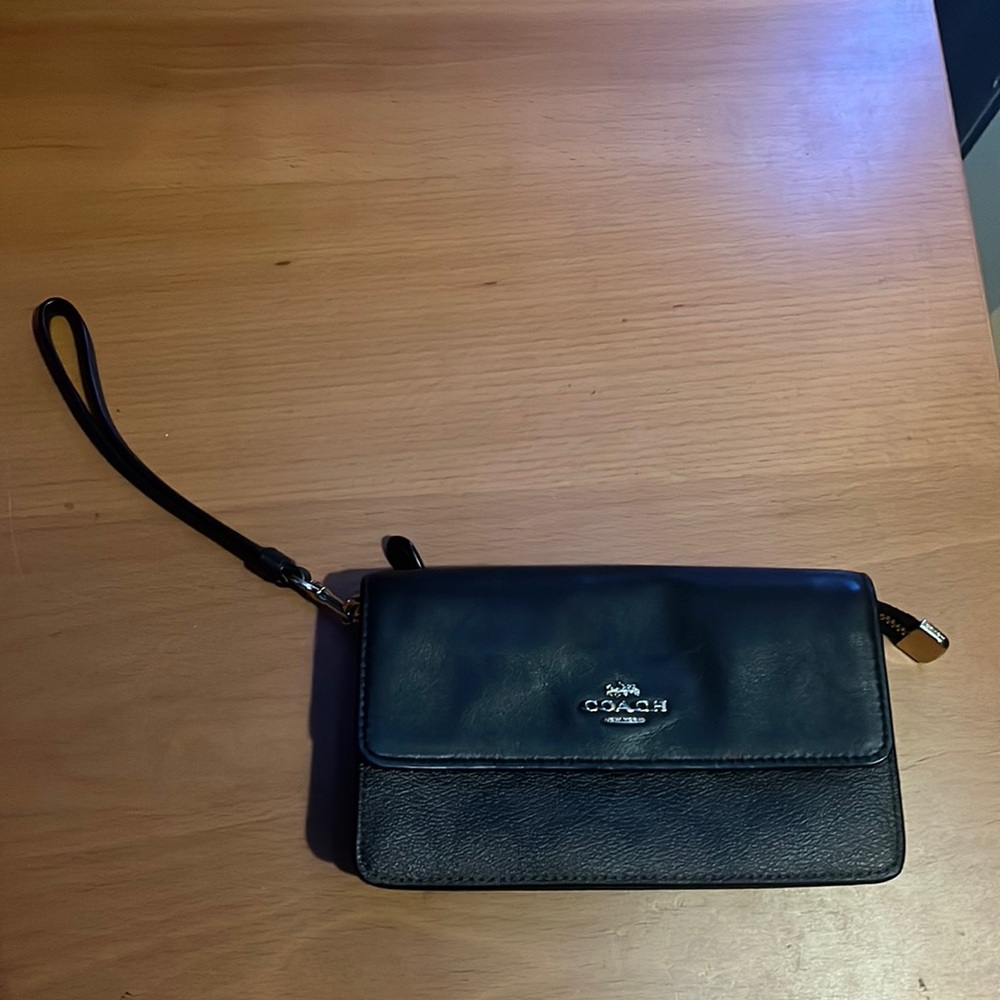 Women’s Coach wristlet